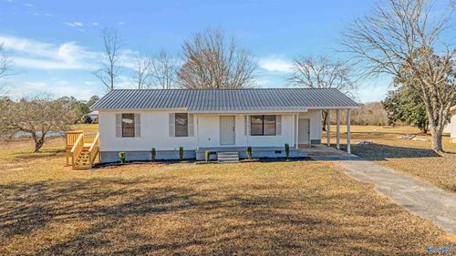 245 Sand Rock Ave, Sand Rock, AL, 35983-4318 | Card Image