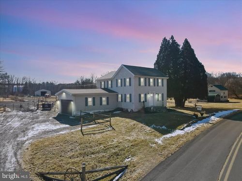 2744 Metzgar Rd, SAYLORSBURG, PA, 18353-8333 | Card Image