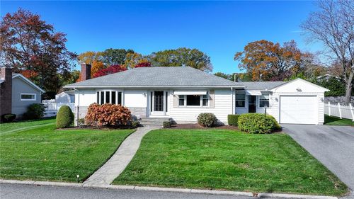 51 E Bel Air Rd, Cranston, RI, 02920-4525 | Card Image