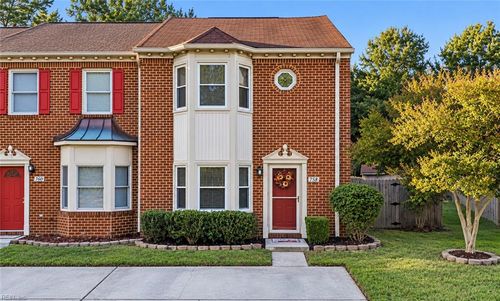 758 Creekside Cres, Chesapeake, VA, 23320-9260 | Card Image