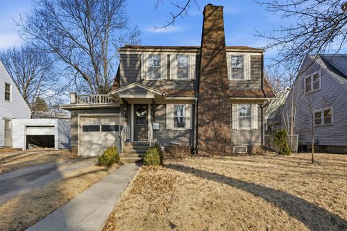 618 Dearborn St, Iowa City, IA, 52240-6215 | Card Image