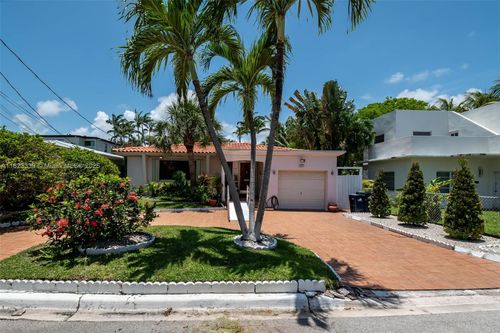 9064 Garland Ave, Surfside, FL, 33154-3218 | Card Image