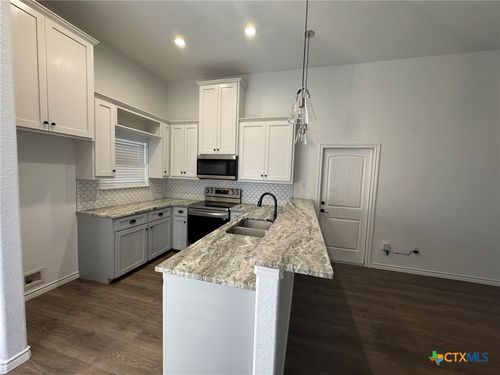 168 Navarro Xing, Seguin, TX, 78155-3016 | Card Image