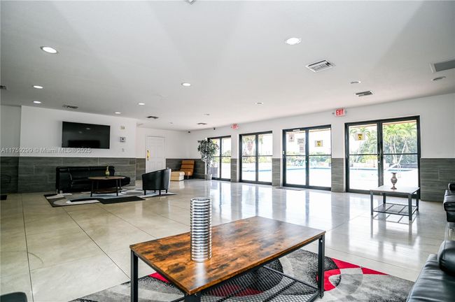 APT-601 - 4164 Inverrary Dr, Condo with 2 bedrooms, 2 bathrooms and null parking in Lauderhill FL | Image 52