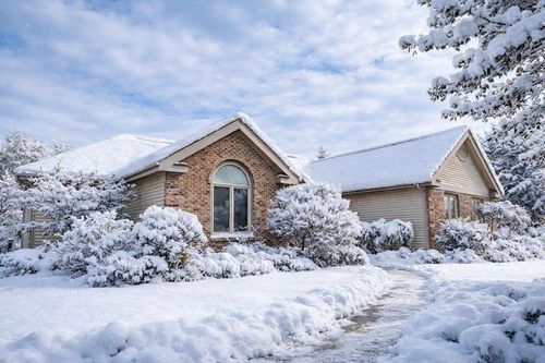 5834 Persimmon Dr, Fitchburg, WI, 53711-5004 | Card Image