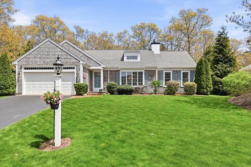 140 Pheasant Hill Cir, Cotuit, MA, 02635-2542 | Card Image