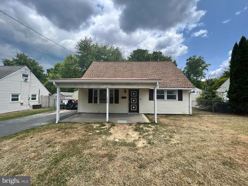1008 Terrace Blvd, Ewing, NJ, 08618-1904 | Card Image