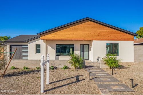 5712 N 11th Pl, Phoenix, AZ, 85014-2221 | Card Image