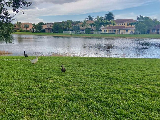 3886 W Whitewater Ave, House other with 4 bedrooms, 3 bathrooms and null parking in Weston FL | Image 7