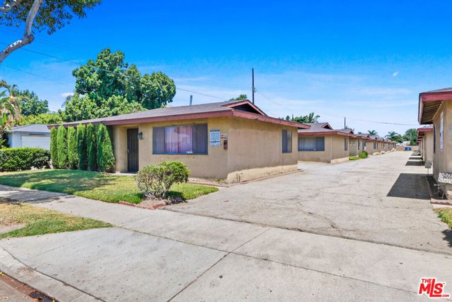 5211 Live Oak St, Home with 32 bedrooms, 16 bathrooms and 24 parking in Bell CA | Image 11