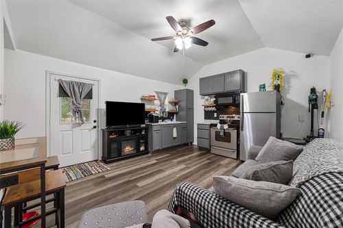 476 Northeast Dr, Bandera, TX, 78003 | Card Image