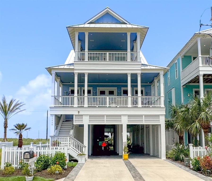 Starfish Ln, Galveston, TX 77554