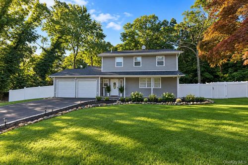 102 Patchogue Dr, Rocky Point, NY, 11778-9017 | Card Image