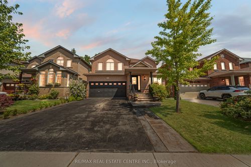 19 Hollowgrove Blvd, Brampton, ON, L6P1B1 | Card Image
