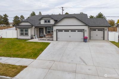 807 N Hooper Drive, House other with 4 bedrooms, 2 bathrooms and 3 parking in Moses Lake WA | Image 1