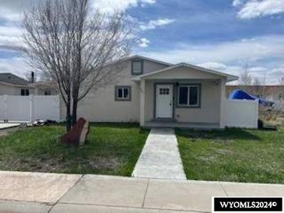 207 W Walnut Streets, House other with 2 bedrooms, 2 bathrooms and null parking in Lyman WY | Image 1