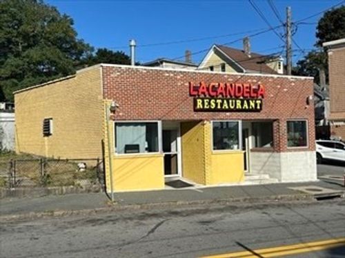 813-811 County St, New Bedford, MA, 02740-6923 | Card Image