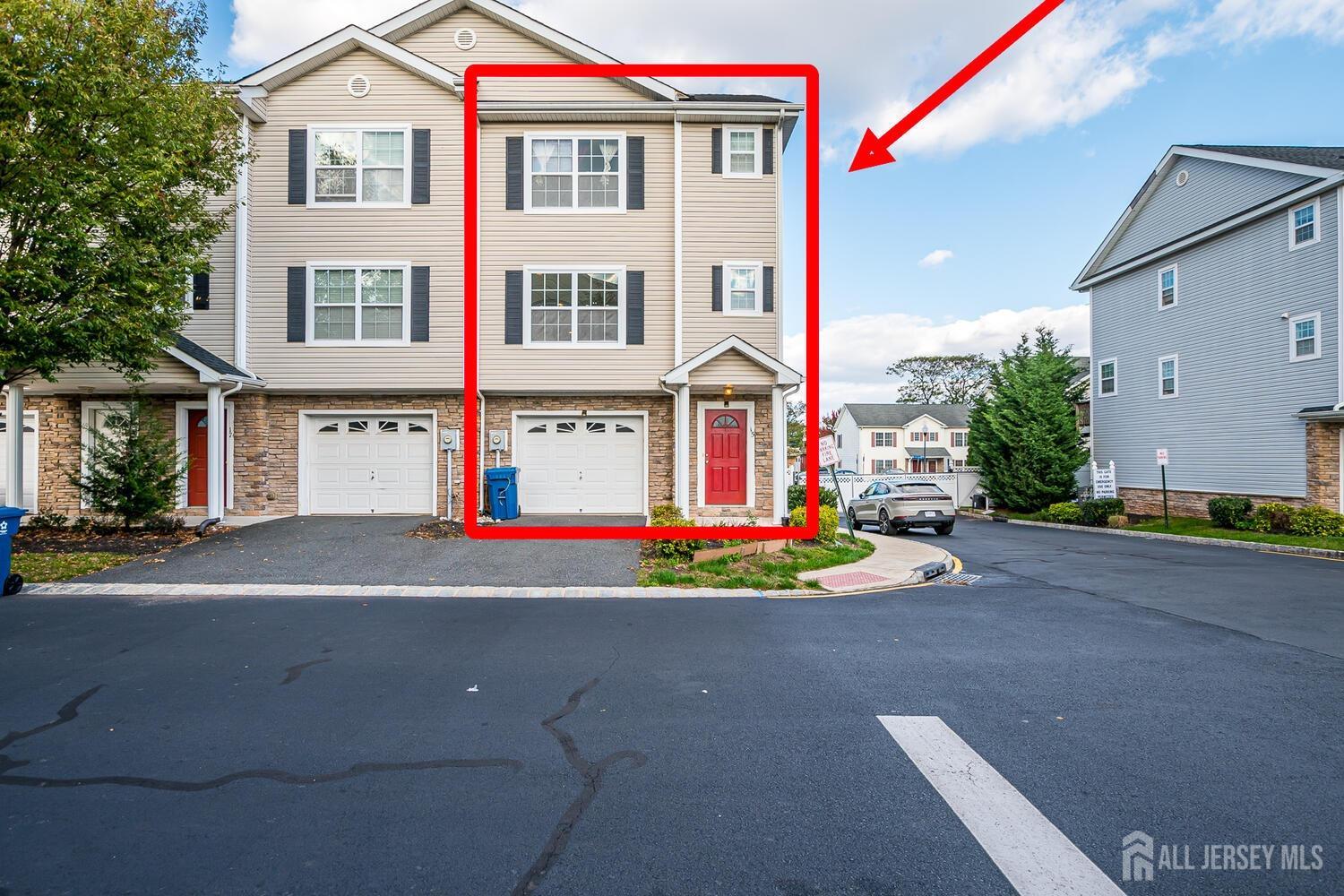 Ronald Dr, Somerset, NJ 08873