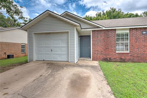1384 N Boxley Ave, Fayetteville, AR, 72704-2101 | Card Image
