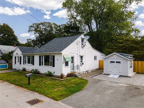 28 Bakers Creek Rd, Warwick, RI, 02886-8925 | Card Image