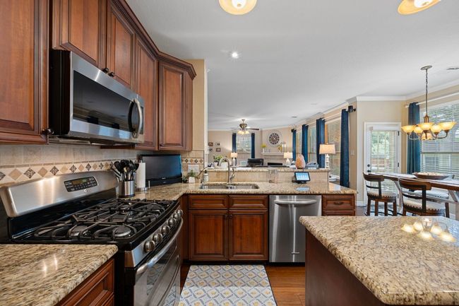 Kitchen with granite countertops | Image 14