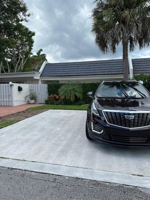 8140 Sw 82nd Pl, Miami, FL, 33143 | Card Image