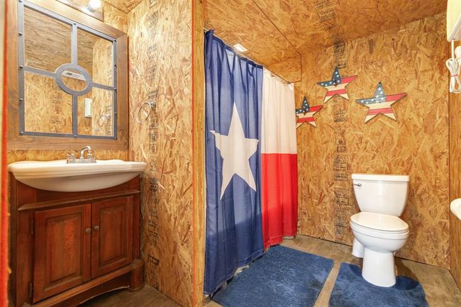 337 Thousand Oaks Dr, House other with 4 bedrooms, 3 bathrooms and 3 parking in Angleton TX | Image 28