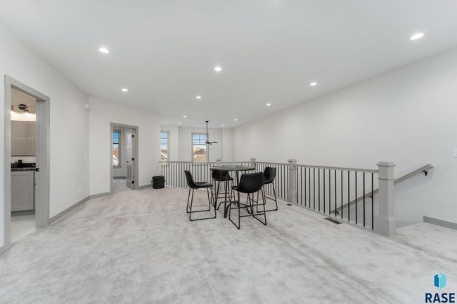 8611 W Shoreline Pl, Townhouse with 3 bedrooms, 3 bathrooms and null parking in Sioux Falls SD | Image 17