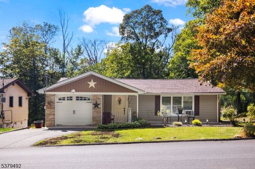4 Hillside Ave, Hardyston, NJ, 07460-1132 | Card Image