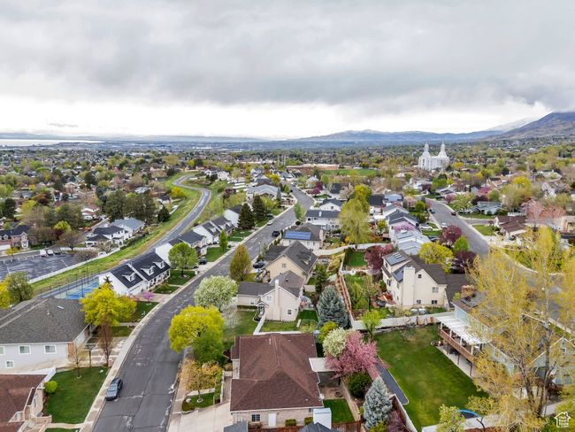 Bird's eye view featuring a mountain view and a residential view | Image 39