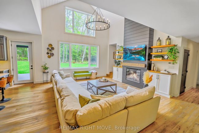 1025 Davis Dr, House other with 5 bedrooms, 3 bathrooms and 15 parking in Severn Bridge ON | Image 5