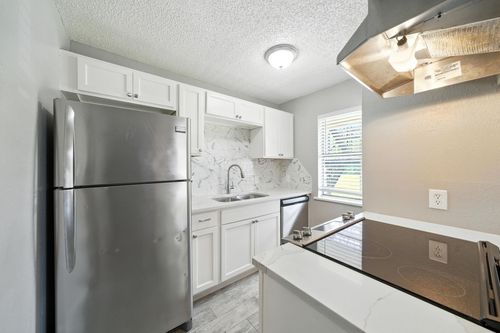 apt-7a-2501 Gulf Fwy, Dickinson, TX, 77539-3240 | Card Image