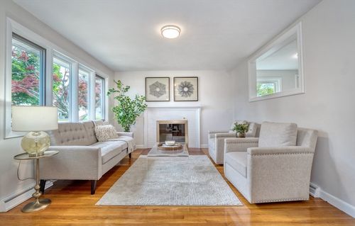 26 Olive St, Winchester, MA, 01890-2027 | Card Image