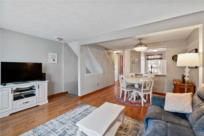 310 Redrome Cir W, Townhouse with 2 bedrooms, 2 bathrooms and 3 parking in Bridgeville PA | Image 11