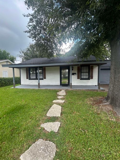 2226 8th St, Port Neches, TX, 77651-4014 | Card Image