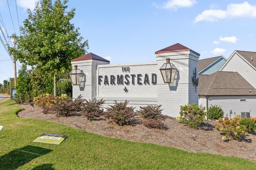 1864 Farmstead Dr, Hixson, TN, 37343-6918 | Card Image