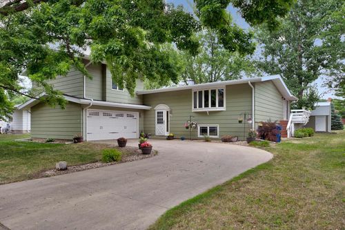 213 Viking Ave, Hanska, MN, 56041-7720 | Card Image