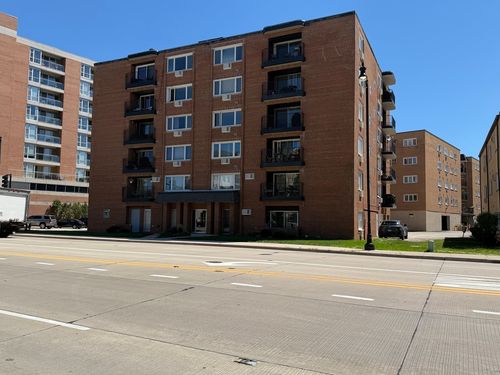 5d-659 S River Rd, Des Plaines, IL, 60016 | Card Image