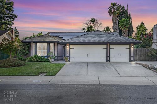 1379 Zephyr Dr, Yuba City, CA, 95991-7581 | Card Image