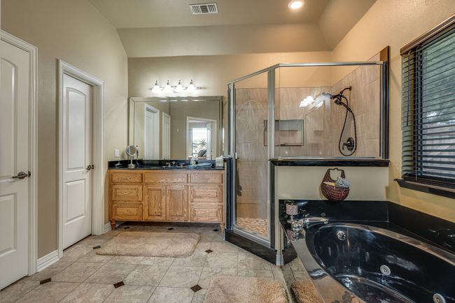 Primary On-Suite separate vanities | Image 23