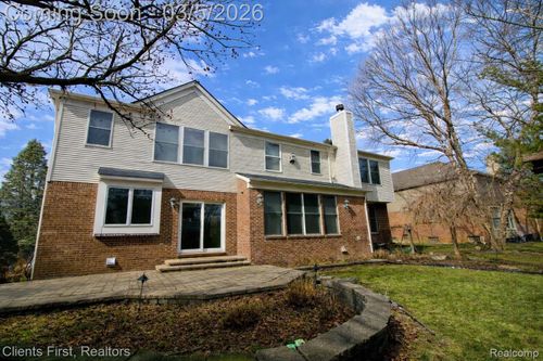 48318 Manhattan Cir, Canton, MI, 48188-1495 | Card Image