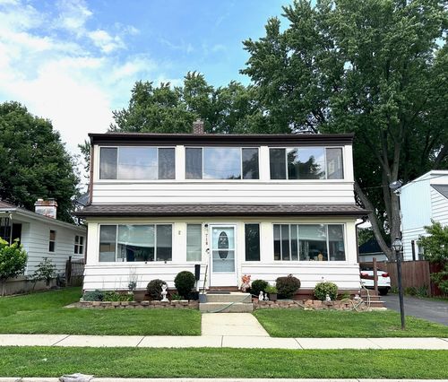 b-718 Parkway Ave, Elgin, IL, 60120-2489 | Card Image