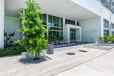 402 - 1600 Sw 1st Ave, Condo with 2 bedrooms, 2 bathrooms and null parking in Miami FL | Image 3