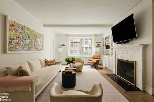 5a-215 E 73rd St, New York, NY, 10021-3653 | Card Image