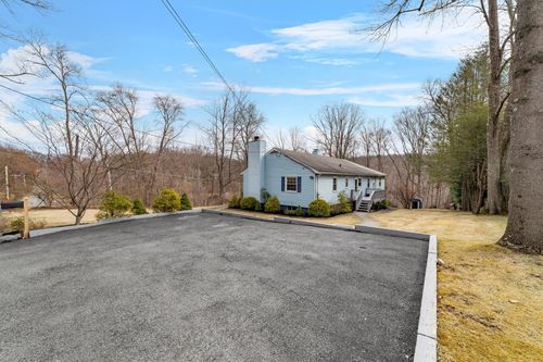 2870 Fox Hall St, Mohegan Lake, NY, 10547-1808 | Card Image