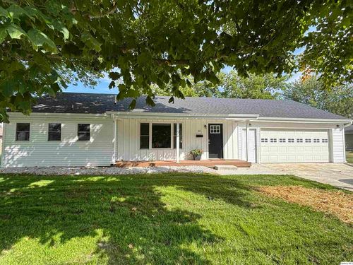 20 Randolph St, Carthage, IL, 62321-1224 | Card Image