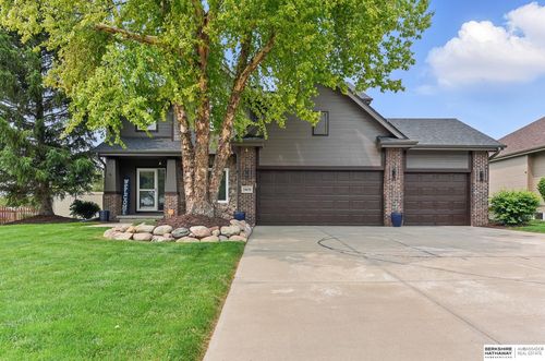 15670 King St, Bennington, NE, 68007-5159 | Card Image