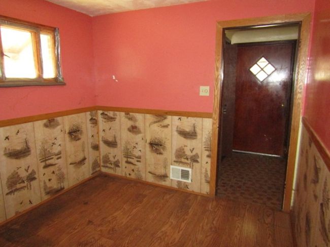 11 Raymond St, House other with 3 bedrooms, 1 bathrooms and 1 parking in Dravosburg PA | Image 10