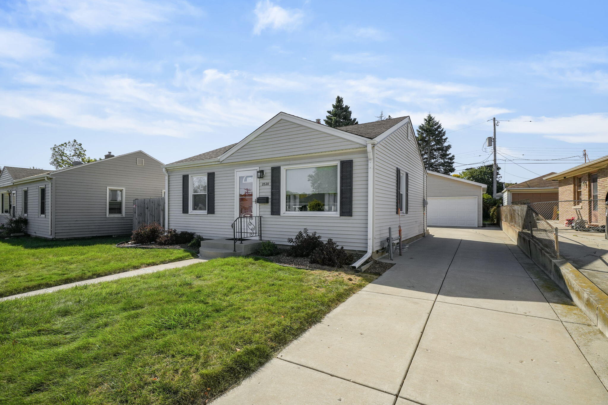 Crescent St, Racine, WI 53403