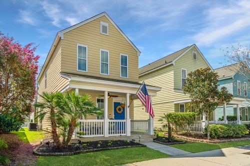 425 Verbena Ave, Summerville, SC, 29483-5375 | Card Image